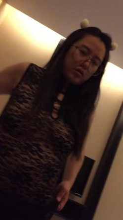 云盘露脸泄密，对话真实淫荡，医院护士终极反差良家人妻少妇【佳慧姐】偸情与出轨男大玩性爱自拍 截图15