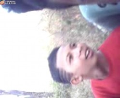 真实印度暴力强奸 一群青年在摩托车行乱奸少女，挣扎反抗无力嘶吼 截图10