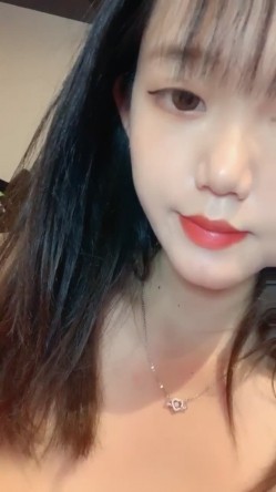 推荐！正宗校花~超漂亮~【葡萄妹妹】道具自慰~全裸骚舞~！~美女不常见，脱成这样真是心疼，太劲爆了！！ 截图16