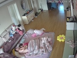 新流出黑客破解【家庭摄像头】新婚小夫妻 上来就是扒内裤一顿操 截图5