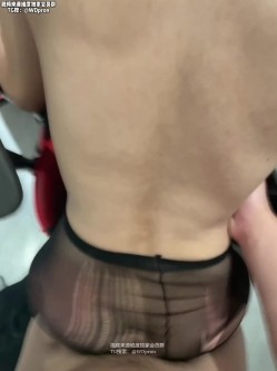 杭州炮哥真实约炮日记《约啪打游戏认识的大奶妹妹》在校大学生 真的是反差母狗 抱在座子上爆操 乖巧的不行 截图12