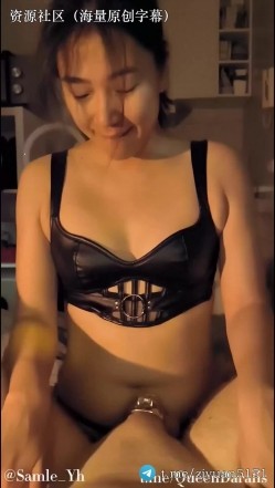 BDSM女王、完美露脸的国人骚婊「Queen_D」《调教国外贱男》完美露脸，平时都是被你们玩，终于轮到我们女人玩你们了！ 截图3