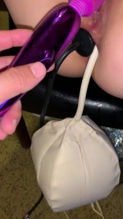 《字母圈顶级大神 ️极限调教阴环骚母狗》震撼全网露脸反差婊体验各种虐阴虐肛，玩法花样多，吃屎喝尿啪啪生殖器各种操作 截图10