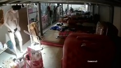 黑客破解 ️按摩美容院夜总会小姐宿舍监控偷拍私密生活日常更衣 截图7