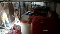 黑客破解 ️按摩美容院夜总会小姐宿舍监控偷拍私密生活日常更衣 截图12