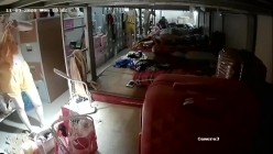 黑客破解 ️按摩美容院夜总会小姐宿舍监控偷拍私密生活日常更衣 截图13