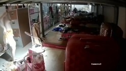 黑客破解 ️按摩美容院夜总会小姐宿舍监控偷拍私密生活日常更衣 截图15