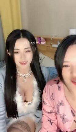 重磅推荐~新人【大乔小乔陪你玩】逆天颜值~看的鸡儿想喷火大长腿美女，赚翻！ 截图13