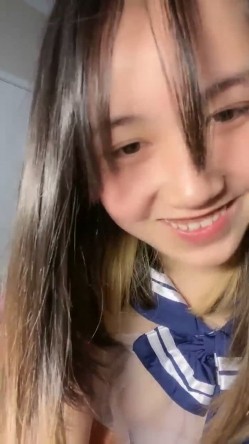 邻家小妹，19岁，颜值相当不错，【不是甜妹好烦啊】，表面是乖乖女，实际上很饥渴 深喉吃鸡被操 截图1