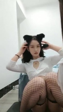 极品高颜冷艳御姐，反差小妈感女主播「金刚护撸娃」「小奶猫」密码房激情淫语撩骚，和姐妹下海大秀，互舔互口 截图9