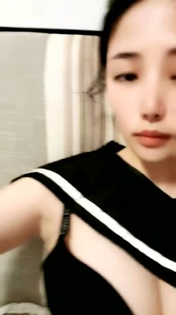【爆乳核弹 ️制服诱惑】巨乳护士下海『温柔小护士』极品发骚小护士医院各场所玩弄巨乳求操 极品爆乳绝了 直接秒射 截图3