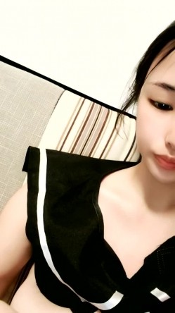 【爆乳核弹 ️制服诱惑】巨乳护士下海『温柔小护士』极品发骚小护士医院各场所玩弄巨乳求操 极品爆乳绝了 直接秒射 截图4