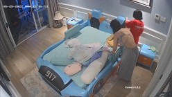 《居家摄像头破解》偷窥E奶少妇的居家日常 ️这奶子可真不是盖的 截图7