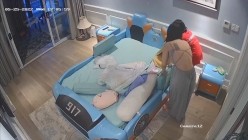 《居家摄像头破解》偷窥E奶少妇的居家日常 ️这奶子可真不是盖的 截图9