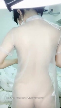 软绵绵无力白皙极品美乳妹子道具自慰，情趣透视装假吊上位骑坐特写抽插粉穴 截图15
