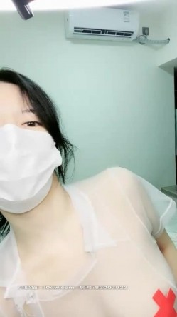 软绵绵无力白皙极品美乳妹子道具自慰，情趣透视装假吊上位骑坐特写抽插粉穴 截图16