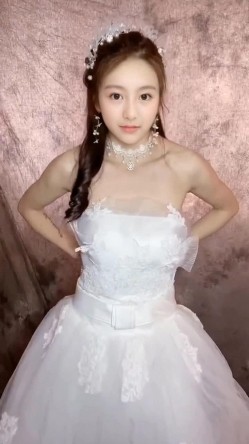 明星颜值新娘子拍婚纱的时候背着老公偷偷拍了一套裸体写真,摄影偷偷留了一份不小心流出网络 截图4
