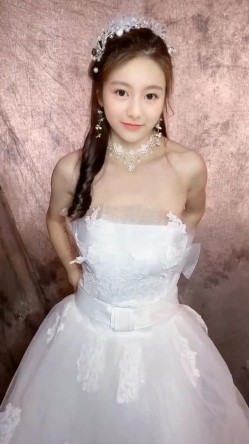 明星颜值新娘子拍婚纱的时候背着老公偷偷拍了一套裸体写真,摄影偷偷留了一份不小心流出网络 截图6