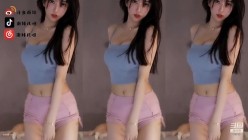 【斗鱼现役网红主播 南妹儿】女神的颤抖 整个奶子都要抖出来了 热舞走光被封合集 截图13