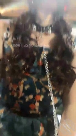 就为了把我妈搞到喷水，结果差点把她阴道玩坏了! 截图13