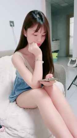 我就喜欢看18岁学生妹【小熏很粉】实在是粉粉粉，推荐，少女气息扑面而来，让人心动不已 截图8
