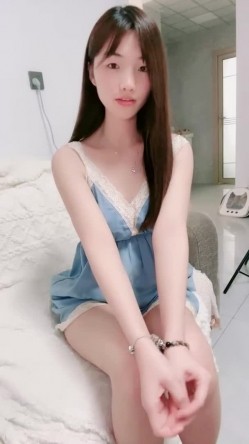 我就喜欢看18岁学生妹【小熏很粉】实在是粉粉粉，推荐，少女气息扑面而来，让人心动不已 截图16