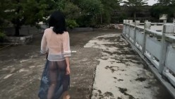 人气露出女神，【cikaimoon】，薄纱全透明，户外乡下乱逛，从白天到黑夜，闲逛青花瓷古镇好刺激！ 截图9