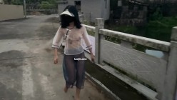 人气露出女神，【cikaimoon】，薄纱全透明，户外乡下乱逛，从白天到黑夜，闲逛青花瓷古镇好刺激！ 截图10