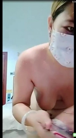 美人痣少妇勾搭路人小伙宾馆直播口鸡巴舔逼各种体位操 截图5