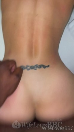 媚黑顶流！绿帽淫妻天花板！「WifelovesBBC」OF私拍 野性力量与熟女淫妻的原始碰撞 截图14