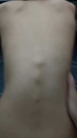 泄密流出某大神玩弄两个云南哈尼族黎族小姐姐SM捆绑飘窗对着大街啪啪舔脚吞精敷面膜 截图14