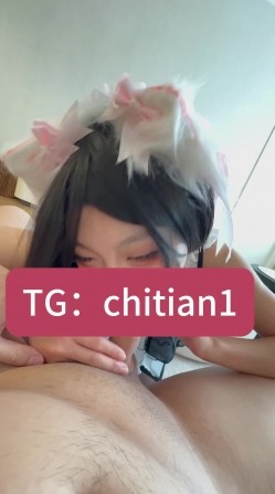 可盐可甜COS抽像福利姬【池甜chitian1】露脸性爱视图，自慰喷水上吊，各种母狗行为 截图11