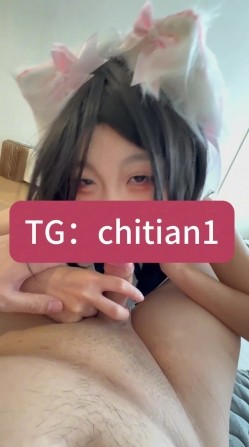 可盐可甜COS抽像福利姬【池甜chitian1】露脸性爱视图，自慰喷水上吊，各种母狗行为 截图14