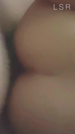 绿帽淫妻大神【LSR】老婆在学校男洗手间偷偷跟小弟弟做爱，老婆说肉棒每次都顶着子宫！老婆高潮音量爆炸 截图11
