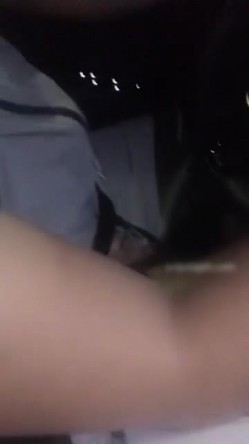 “啊我流了好多水哦”对白精彩淫荡广州超骚女主播勾引顺风车司机没忍住车震内射司机问她是不是吃药了司机手法一流 截图1