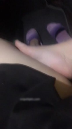 “啊我流了好多水哦”对白精彩淫荡广州超骚女主播勾引顺风车司机没忍住车震内射司机问她是不是吃药了司机手法一流 截图2