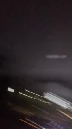 “啊我流了好多水哦”对白精彩淫荡广州超骚女主播勾引顺风车司机没忍住车震内射司机问她是不是吃药了司机手法一流 截图12