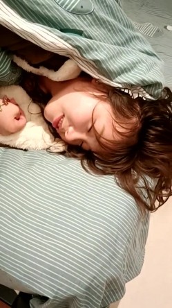 五天合集，【云南第一深情】，学妹醉酒~半梦半醒间被3p爆操~勾搭外卖，挺害羞的，刚下海，很有味道的妹子 截图16