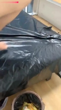 美少妇极致粗鲁的口交 你们见过吗 太爽了 从喝尿到口交，射精，这是顶级享受~太舒服啦！ 截图6