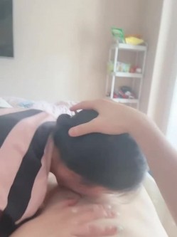 露出群P少妇人妻【鹿初日记】第一次5p大乱斗 四个大肉棒轮流操三个洞 真的爽的一塌煳涂 老婆说下周还想约 截图15