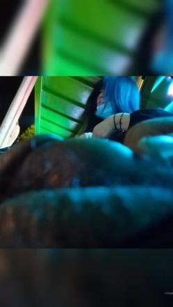 黑虎露出系列 牛人街头露JB对着年轻貌美的妹子打飞机 高颜值高画质 心脏巨大之人 截图5