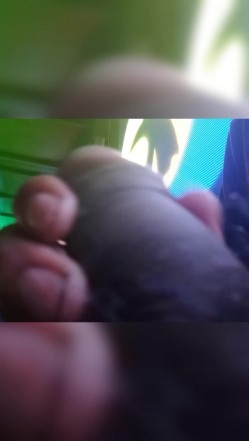 黑虎露出系列 牛人街头露JB对着年轻貌美的妹子打飞机 高颜值高画质 心脏巨大之人 截图10