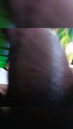 黑虎露出系列 牛人街头露JB对着年轻貌美的妹子打飞机 高颜值高画质 心脏巨大之人 截图15