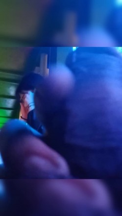 黑虎露出系列 牛人街头露JB对着年轻貌美的妹子打飞机 高颜值高画质 心脏巨大之人 截图16