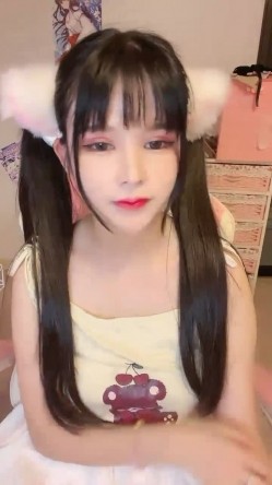 王炸！极品小仙女下海~美爆了~【夏日甜甜】100%心动感觉~完全就是福利姬的颜值~！美不美各位大哥说了算~！ 截图2