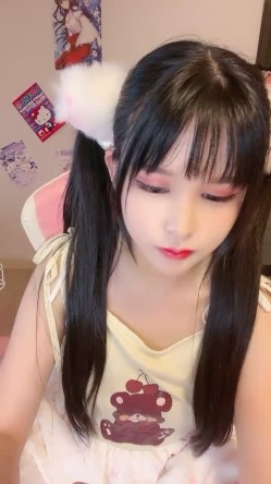 王炸！极品小仙女下海~美爆了~【夏日甜甜】100%心动感觉~完全就是福利姬的颜值~！美不美各位大哥说了算~！ 截图3