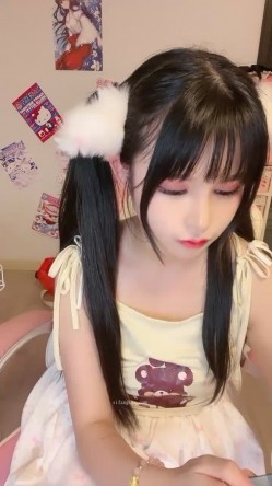 王炸！极品小仙女下海~美爆了~【夏日甜甜】100%心动感觉~完全就是福利姬的颜值~！美不美各位大哥说了算~！ 截图7