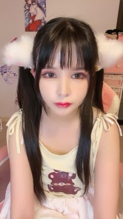 王炸！极品小仙女下海~美爆了~【夏日甜甜】100%心动感觉~完全就是福利姬的颜值~！美不美各位大哥说了算~！ 截图8