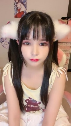 王炸！极品小仙女下海~美爆了~【夏日甜甜】100%心动感觉~完全就是福利姬的颜值~！美不美各位大哥说了算~！ 截图9