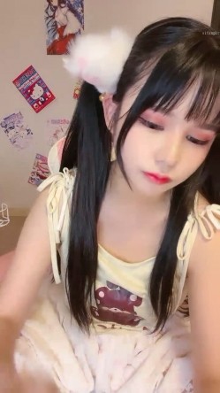 王炸！极品小仙女下海~美爆了~【夏日甜甜】100%心动感觉~完全就是福利姬的颜值~！美不美各位大哥说了算~！ 截图12